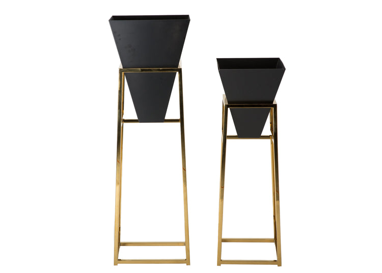 Black Pots with Brass Racks