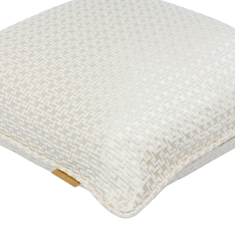 Yulo Cushion Pillow