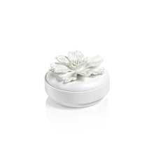 Load image into Gallery viewer, Blanchefleur All White Wood and Porcelain Box
