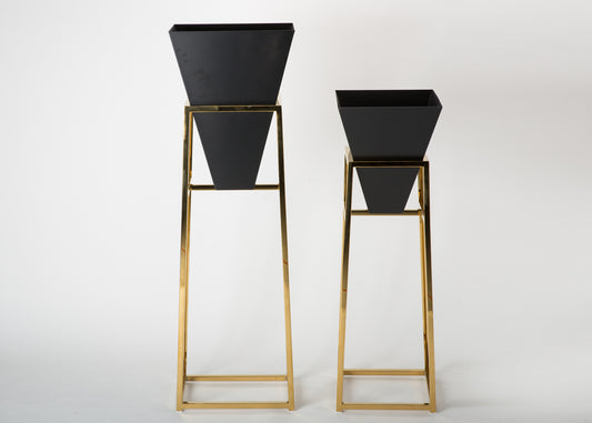 Black Pots with Brass Racks